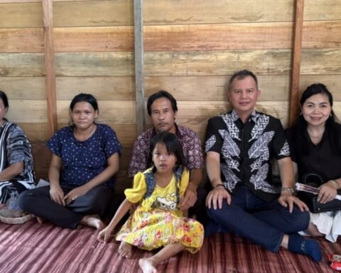 bedah rumah Gunung Mas