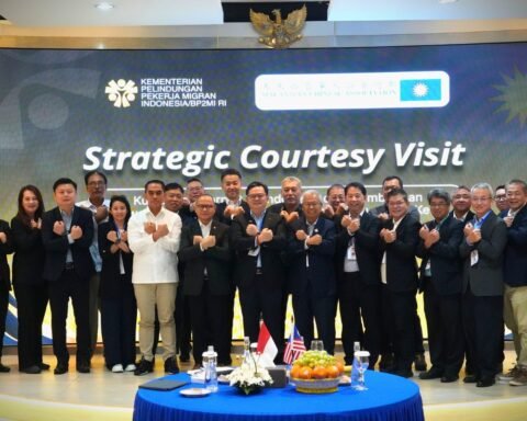 Menteri Mukhtarudin Terima Delegasi Malaysian Chinese Association