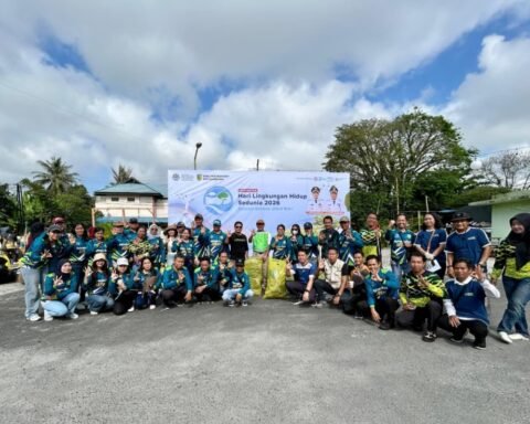 Aksi Bersih Sampah di Pasar Datah Manuah
