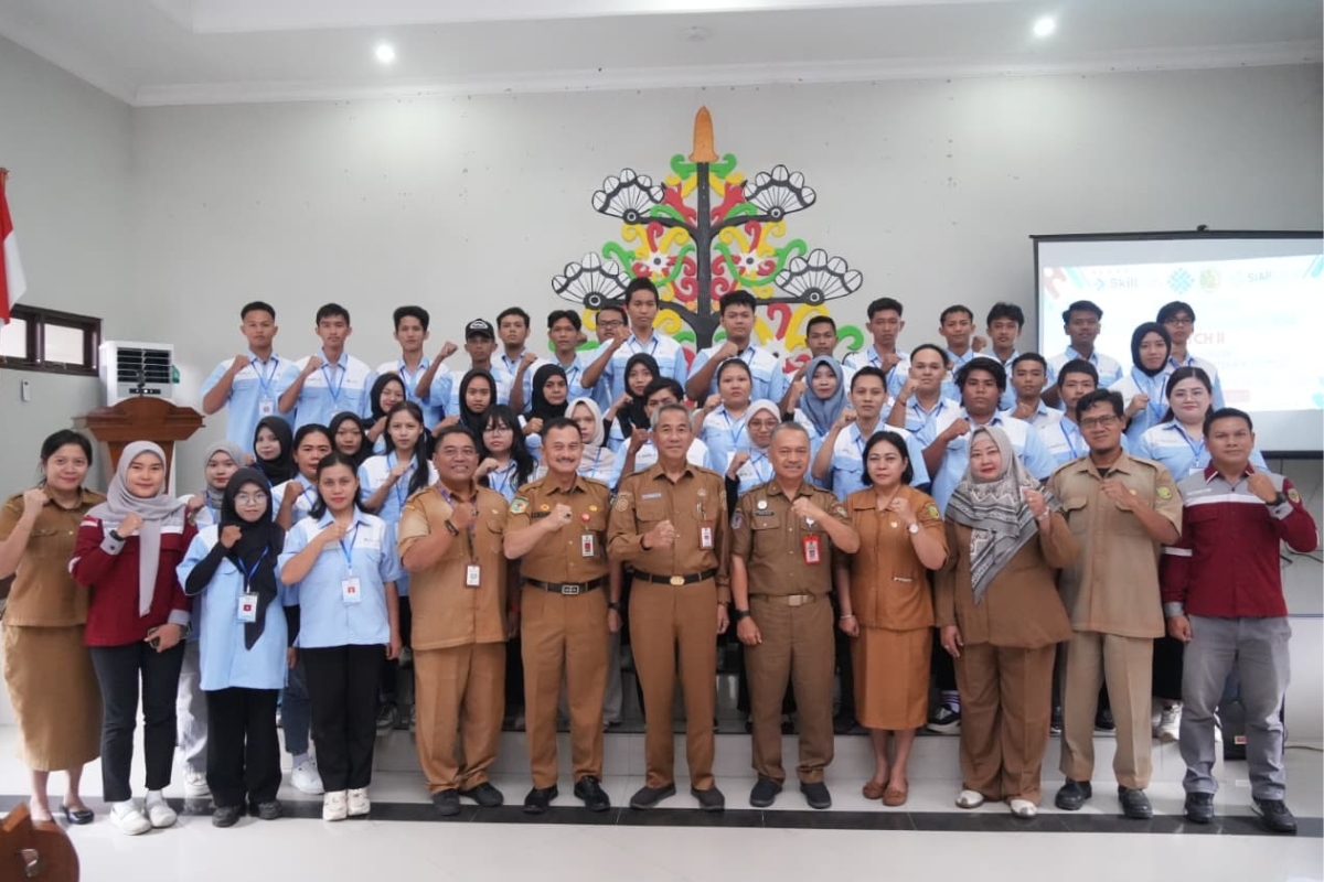 foto bersama peserta pelatihan vokasi disnaker pemko palangka raya |