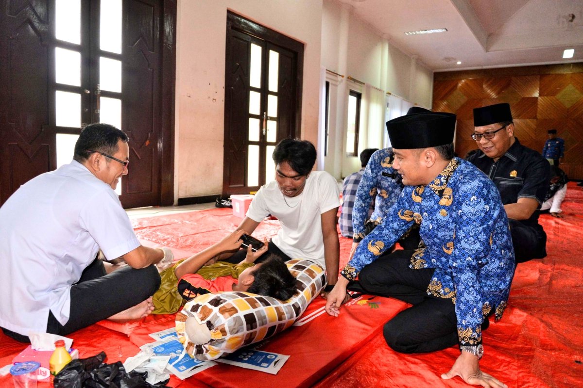 wali kota tinjau sunatan masal hut pemko |