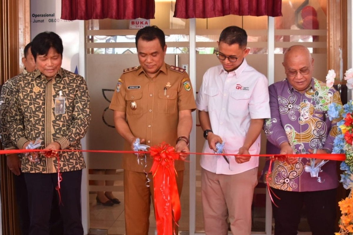 Resmikan KCP Bank Kalteng Kalampangan |