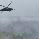 helikopter water bombing padamkan karhutla |