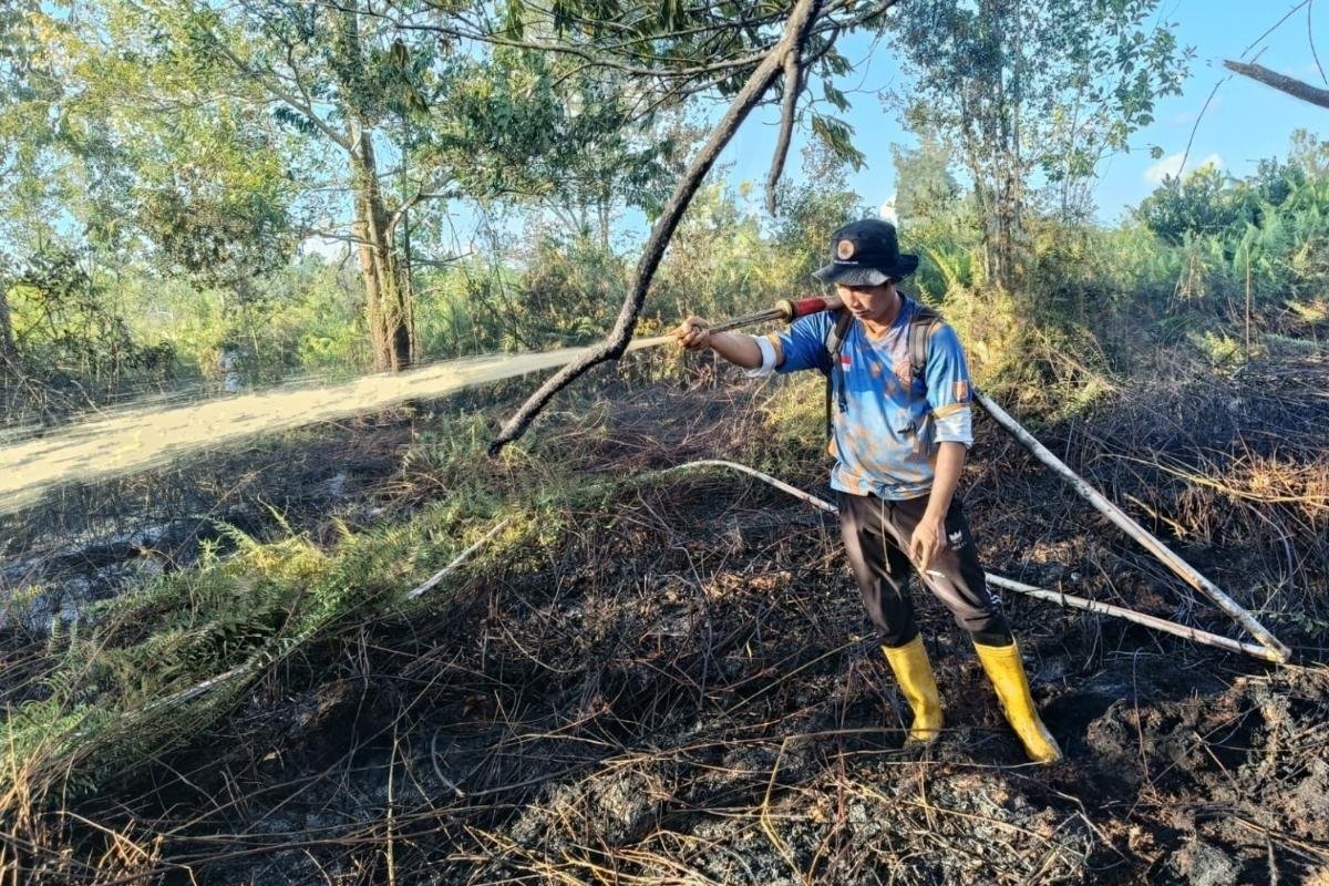 padamkan api di hiu putih |