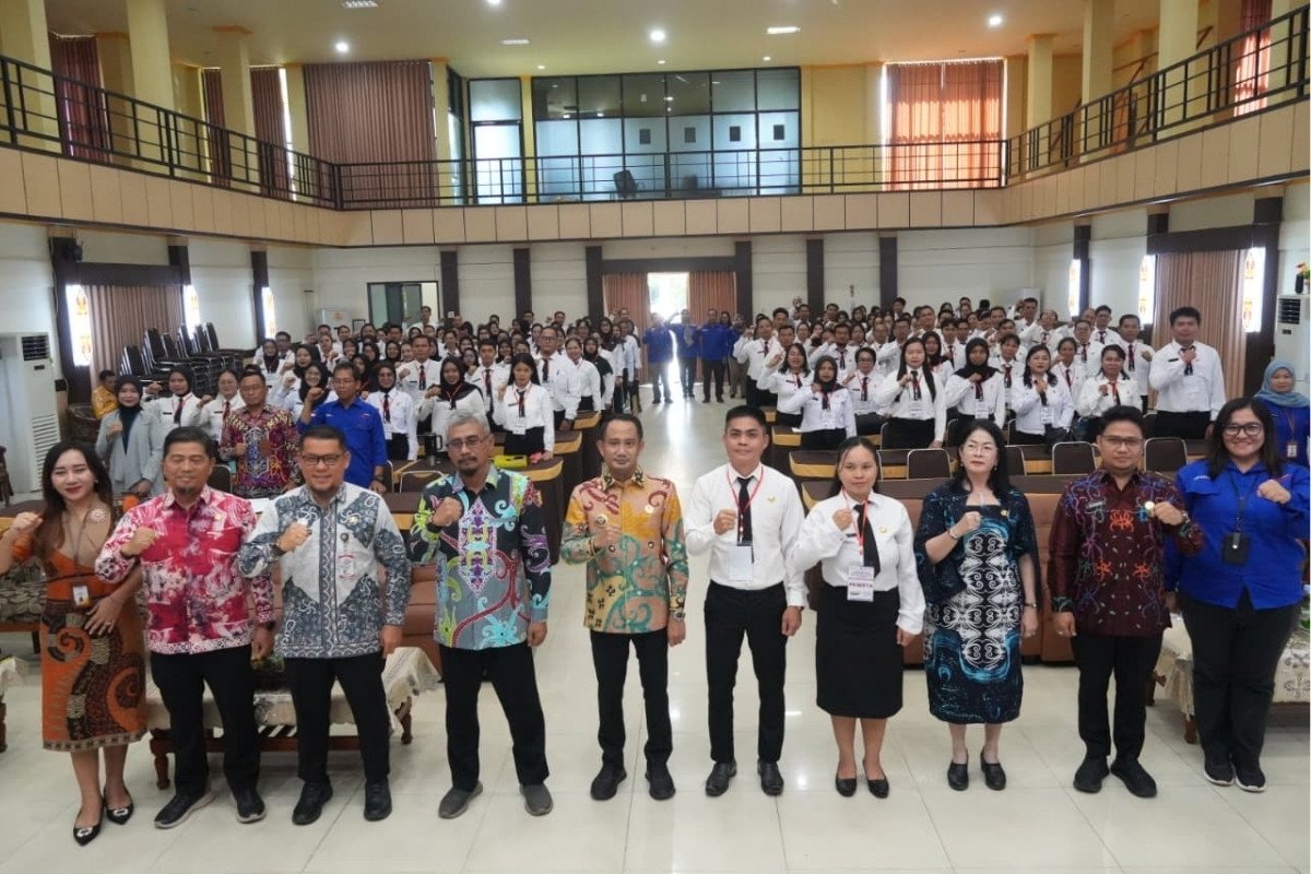 wali kota bersama 152 PPPK Guru Palangka Raya |