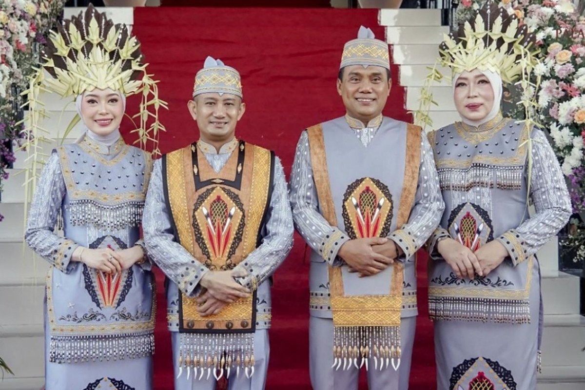 wali kota dan wakil bersama ibu hari jadi pemko palangka raya |