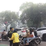 4 pembagian masker dari Mukhtarudin oleh Komunitas Senam Sehat Ibu ibu Golkar Kalteng |