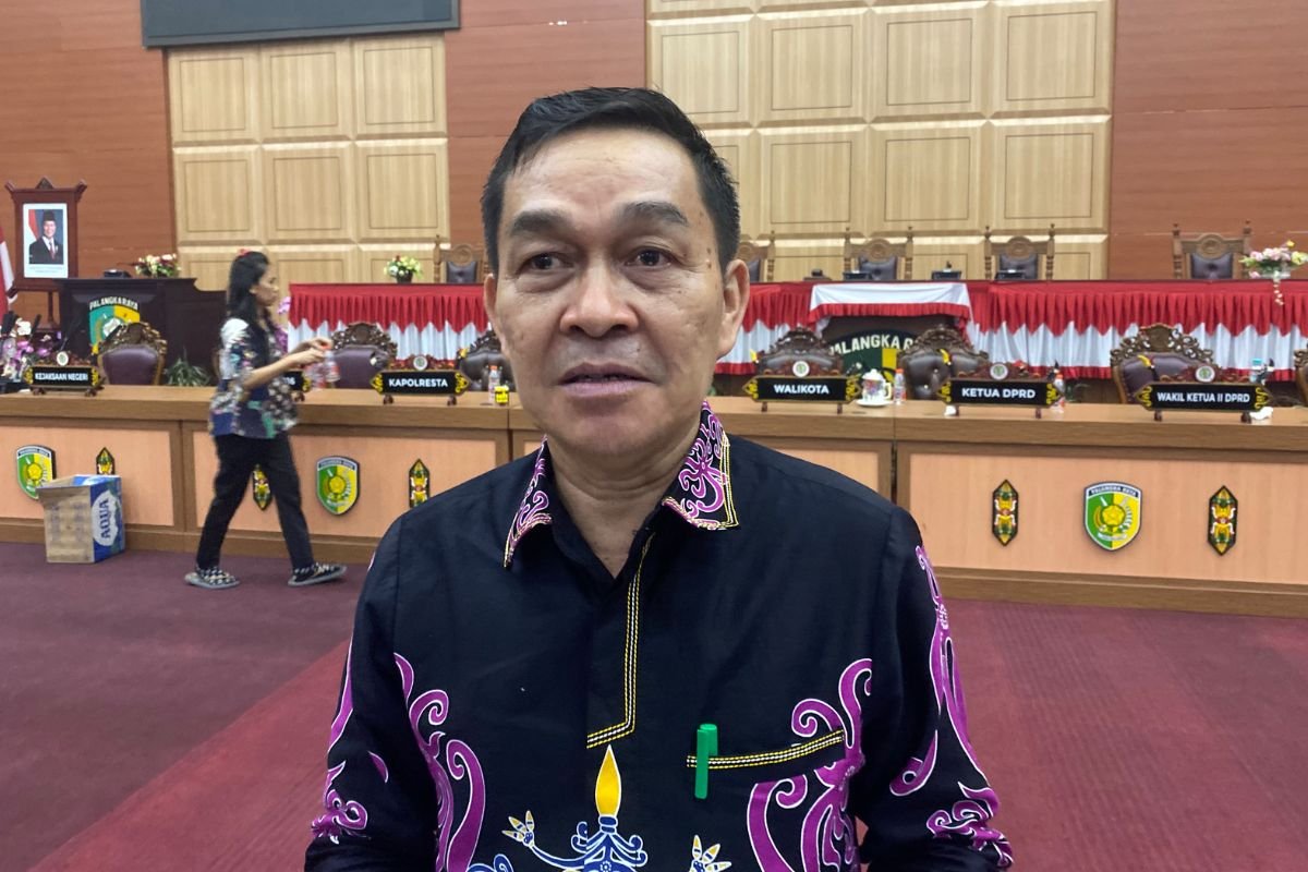 kepala dinas kesehatan kota palangka raya riduan karhutla |