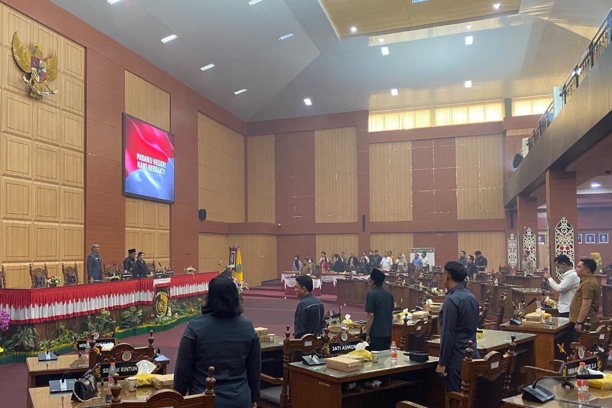 rapat paripurna ke 10 dprd kota palangka raya |
