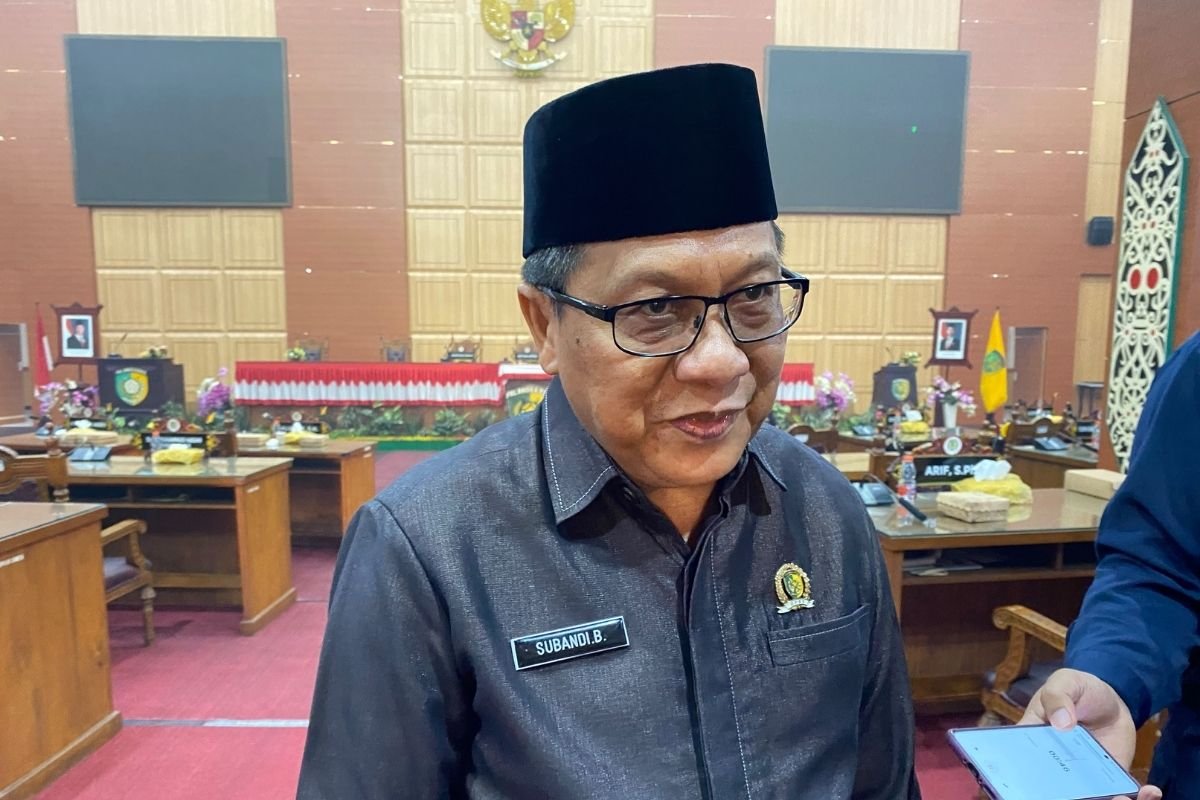 subandi honor relawan karhutla |