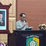 wali kota palangka raya fairid naparin raperda 2027 |